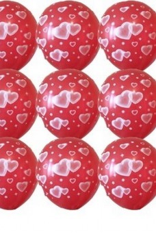 Красный шар с гелием в сердечках