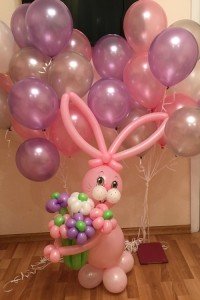 Набор из 21 шара и зайка с цветами