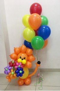 Лёва с фонтаном из шаров