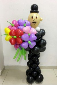 Мужчина с цветами №1
