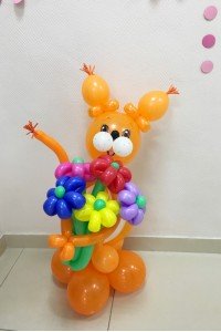 Фигура из шаров "Белочка"