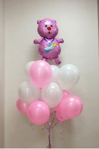 Облако из шаров на рождение девочки.